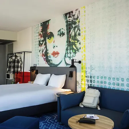 Ibis Styles Centre 3*