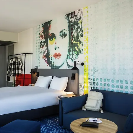 Ibis Styles Centre 3* دلفت